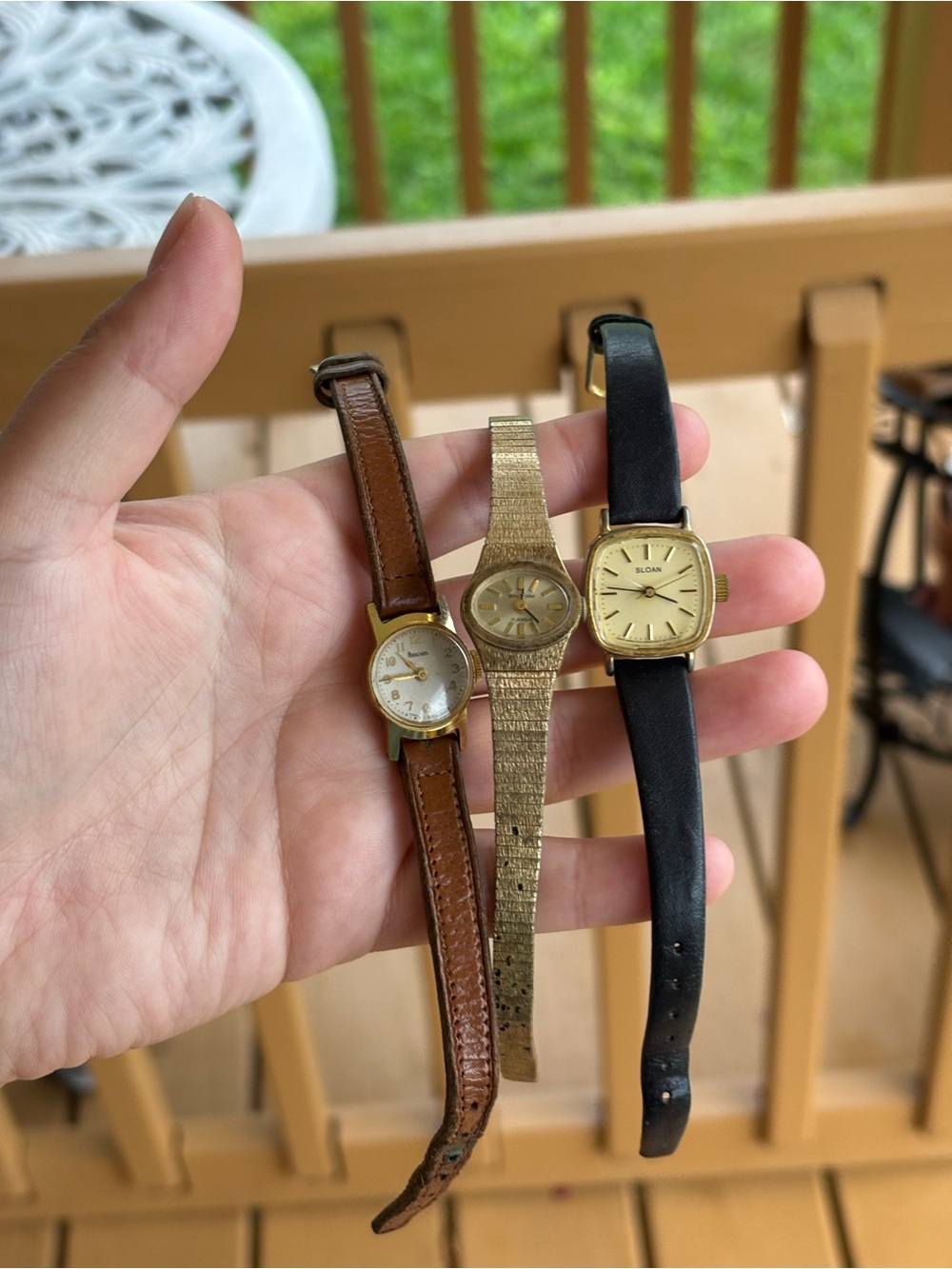Three-Piece Women's mechanical Gold Tone and Leather Vintage Watch Set